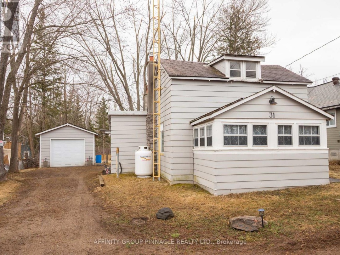 31 Birchcliff Avenue, Sturgeon Lake