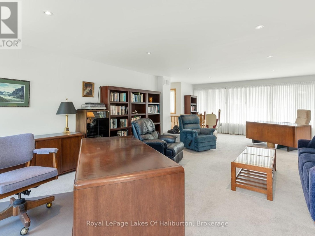 1089 PIONEER ROAD, Gooderham Lake