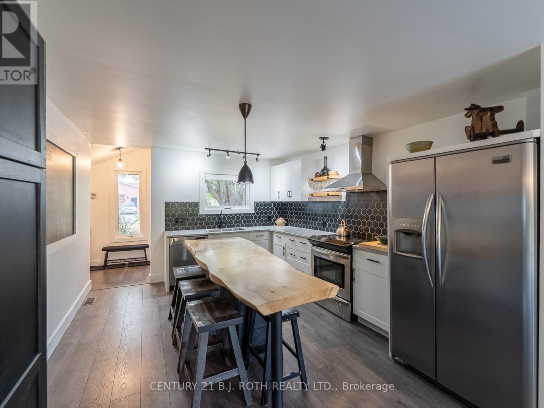 8101 KINGS RIVER ROAD, 