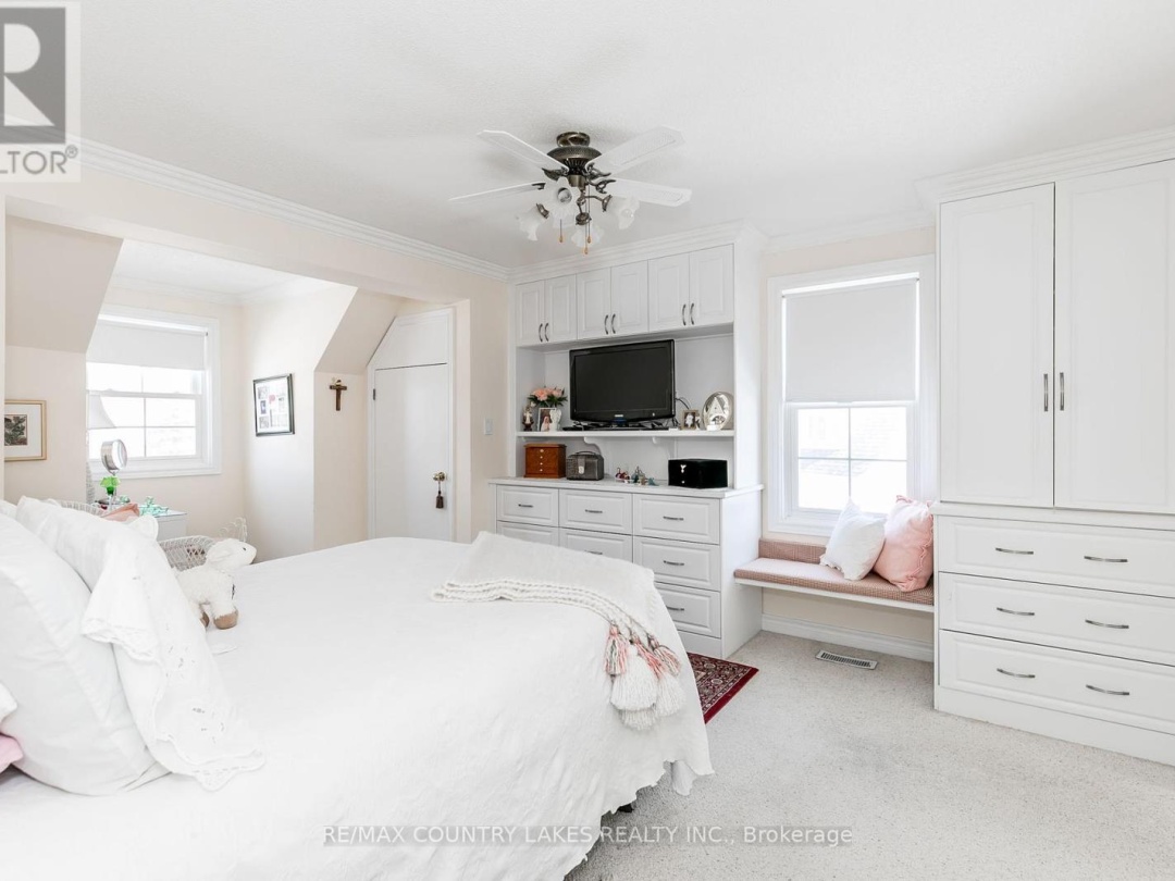 98 TURTLE PATH, Lake Simcoe