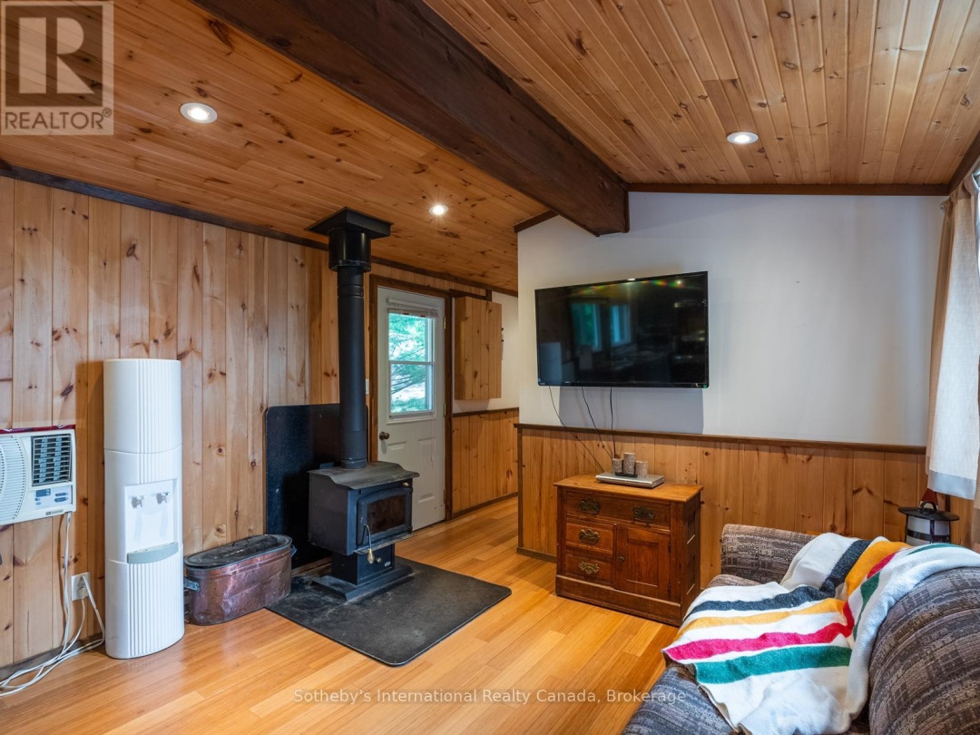 1040 KAHSHE LAKE, 