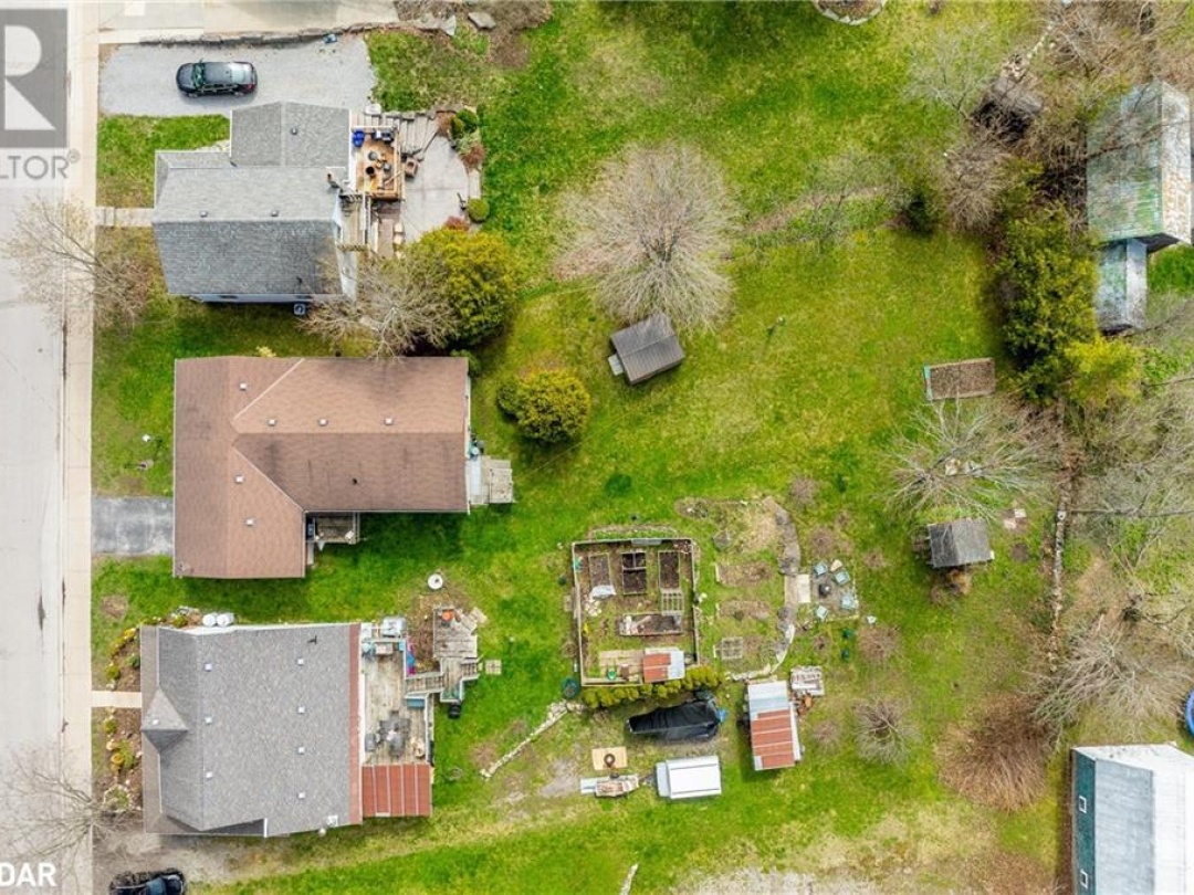 28 Bond Street E, Fenelon Falls