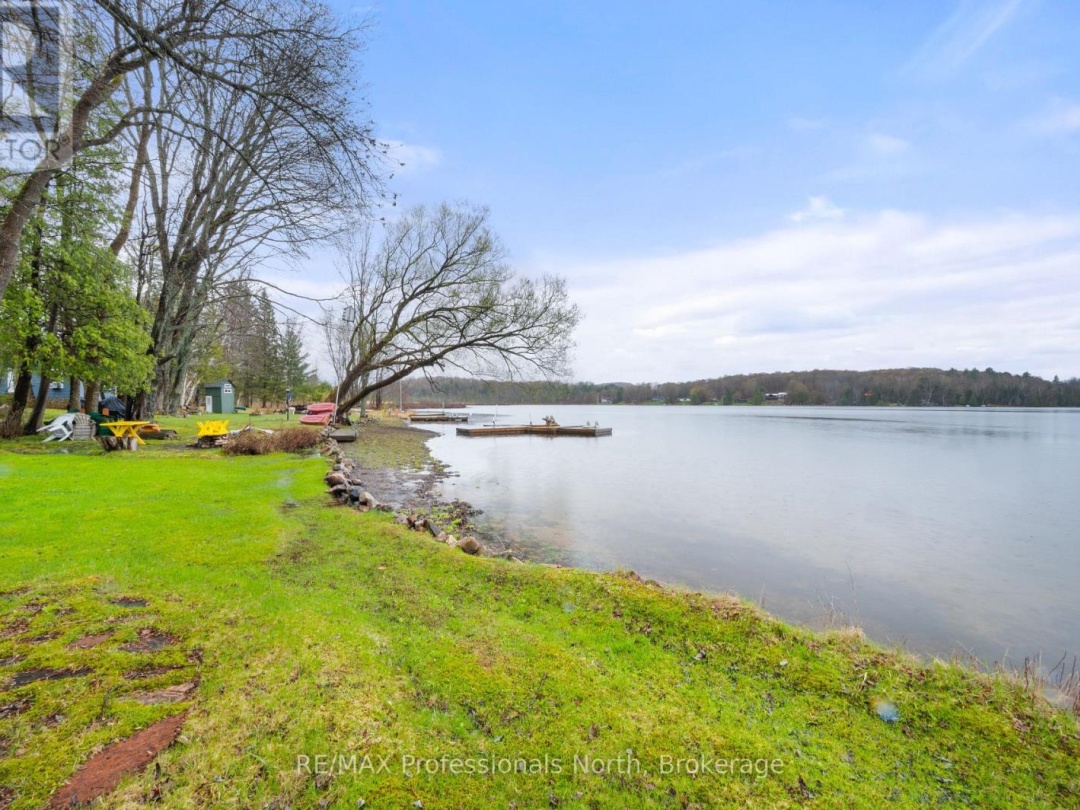 1073 Grass Lake Road, Grass Lake