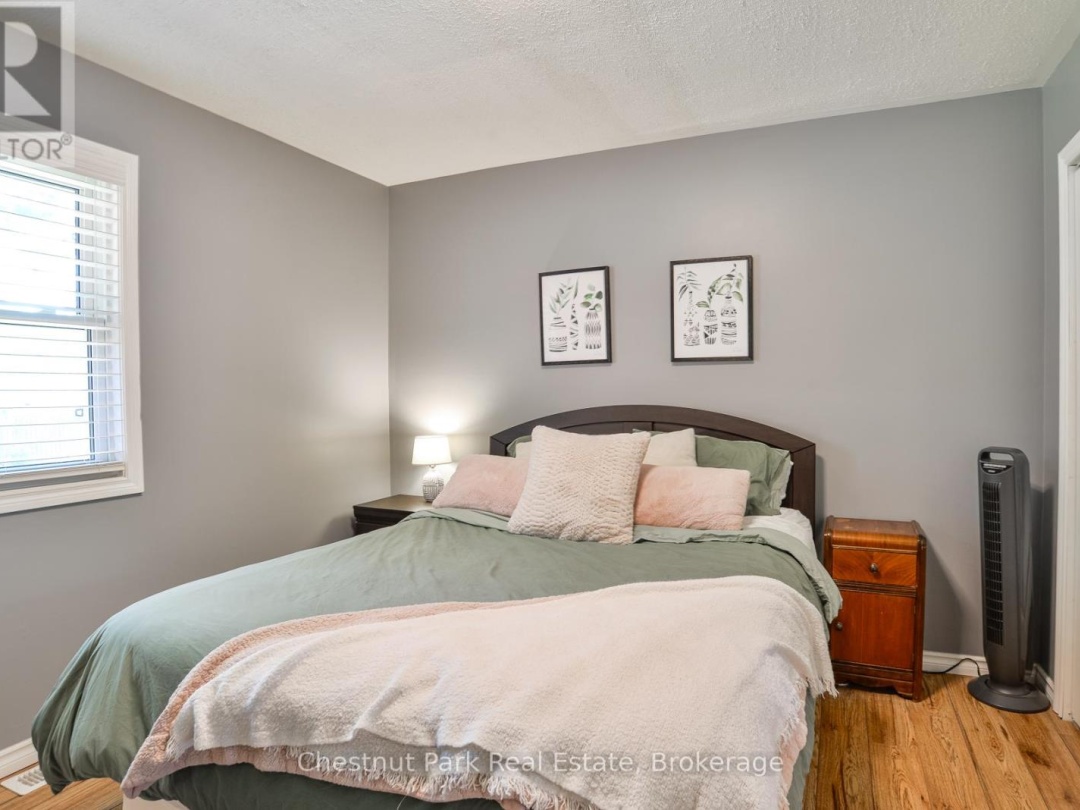 4 PINEWOOD DRIVE, 