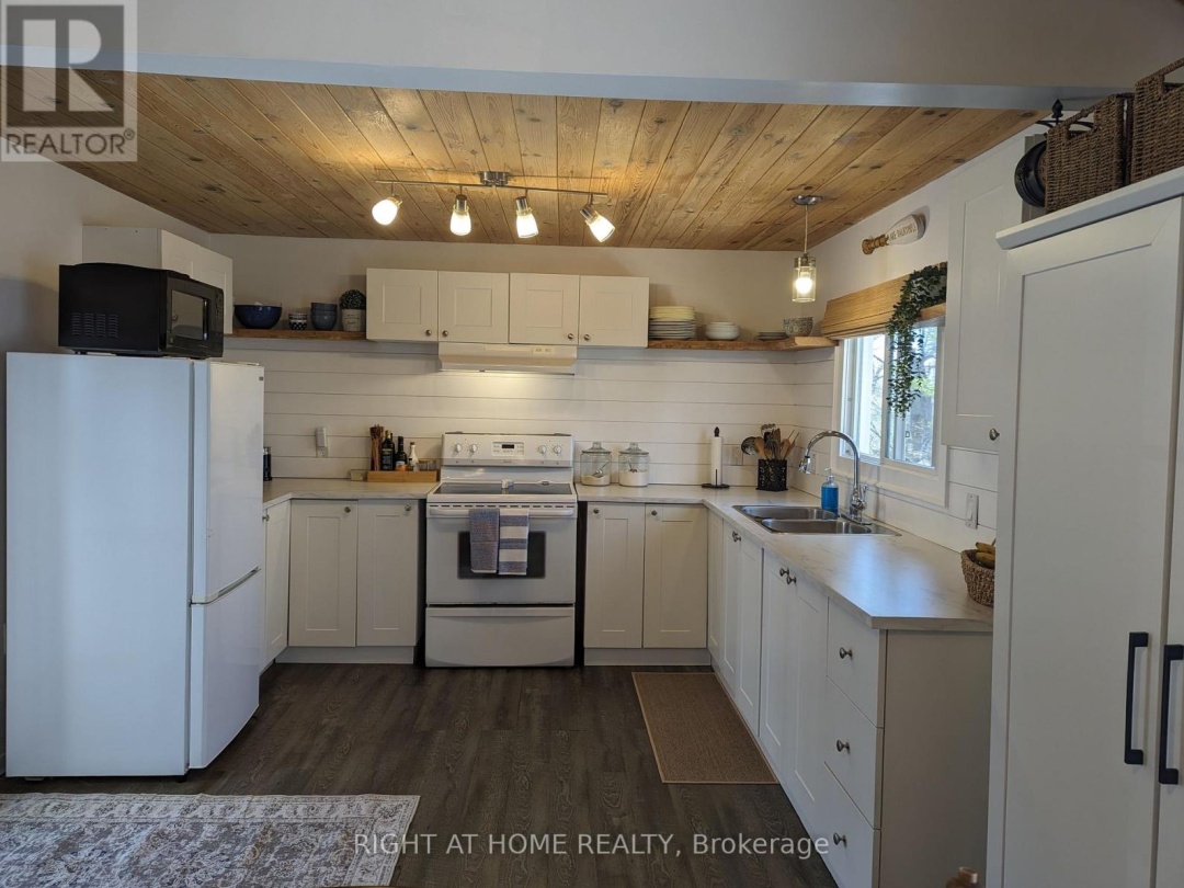 187 Campbell Beach Road, Dalrymple Lake
