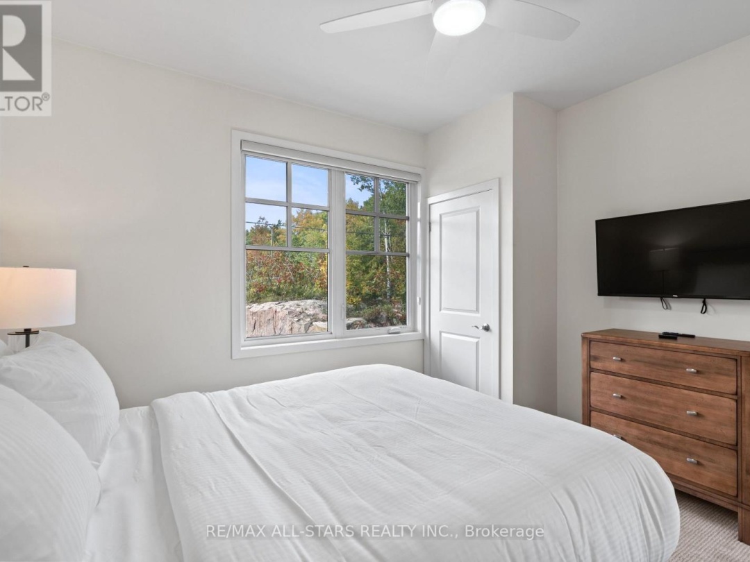 31 1869 Muskoka Road 118, 