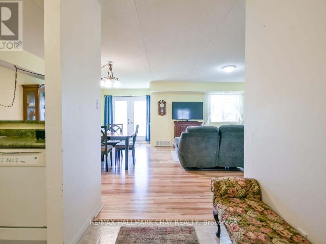 203 - 125 BOND STREET, 