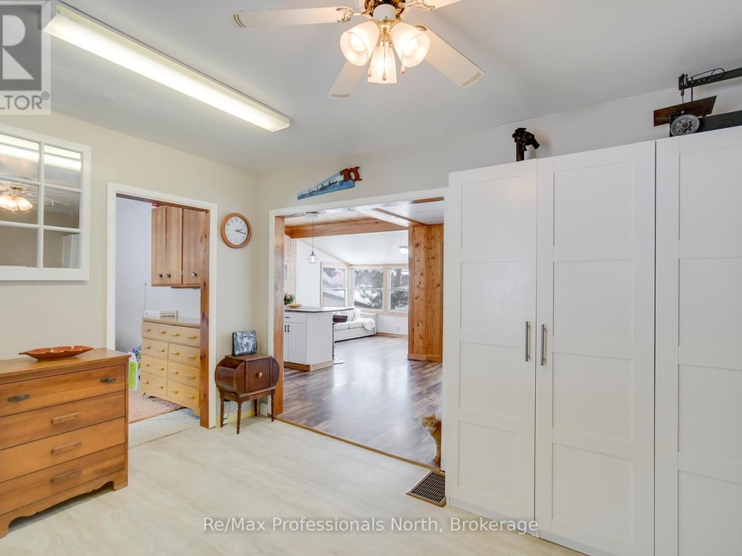 1055 EVANSWOOD DRIVE, 