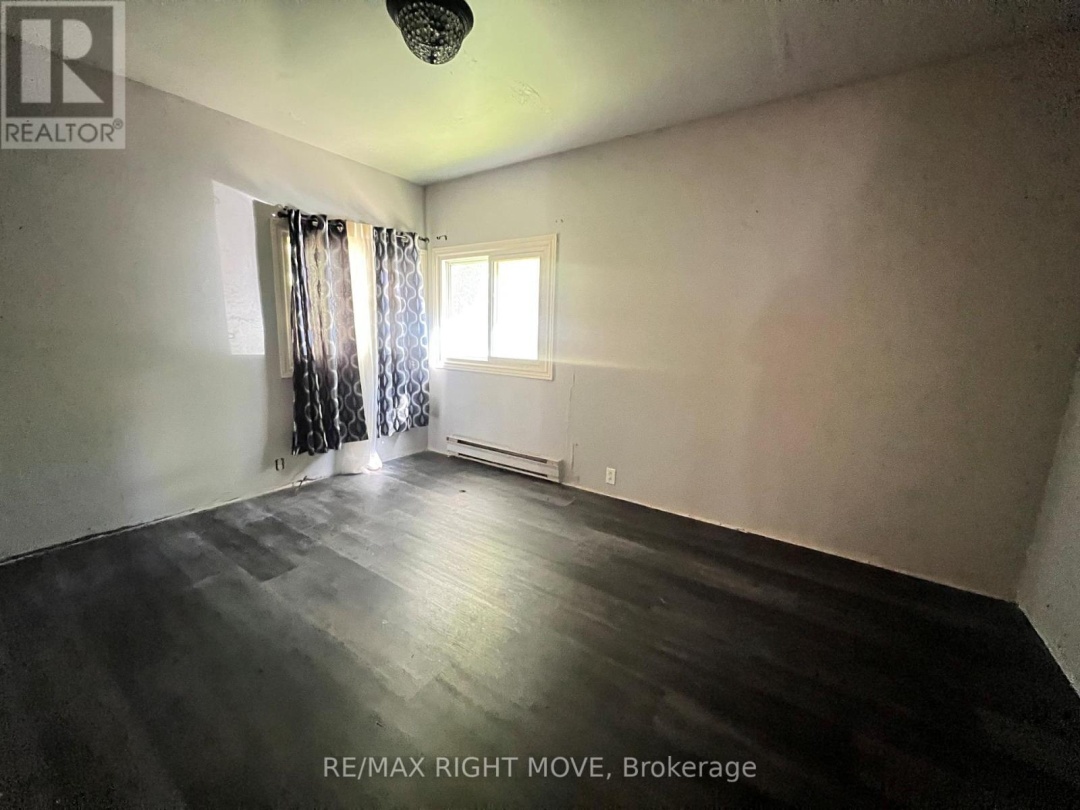 1052 4 SEASONS ROAD, 