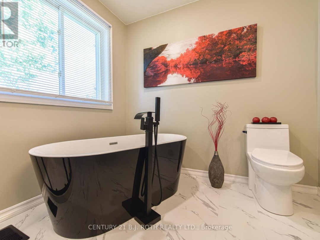 60 Simcoe Road, Lake Simcoe