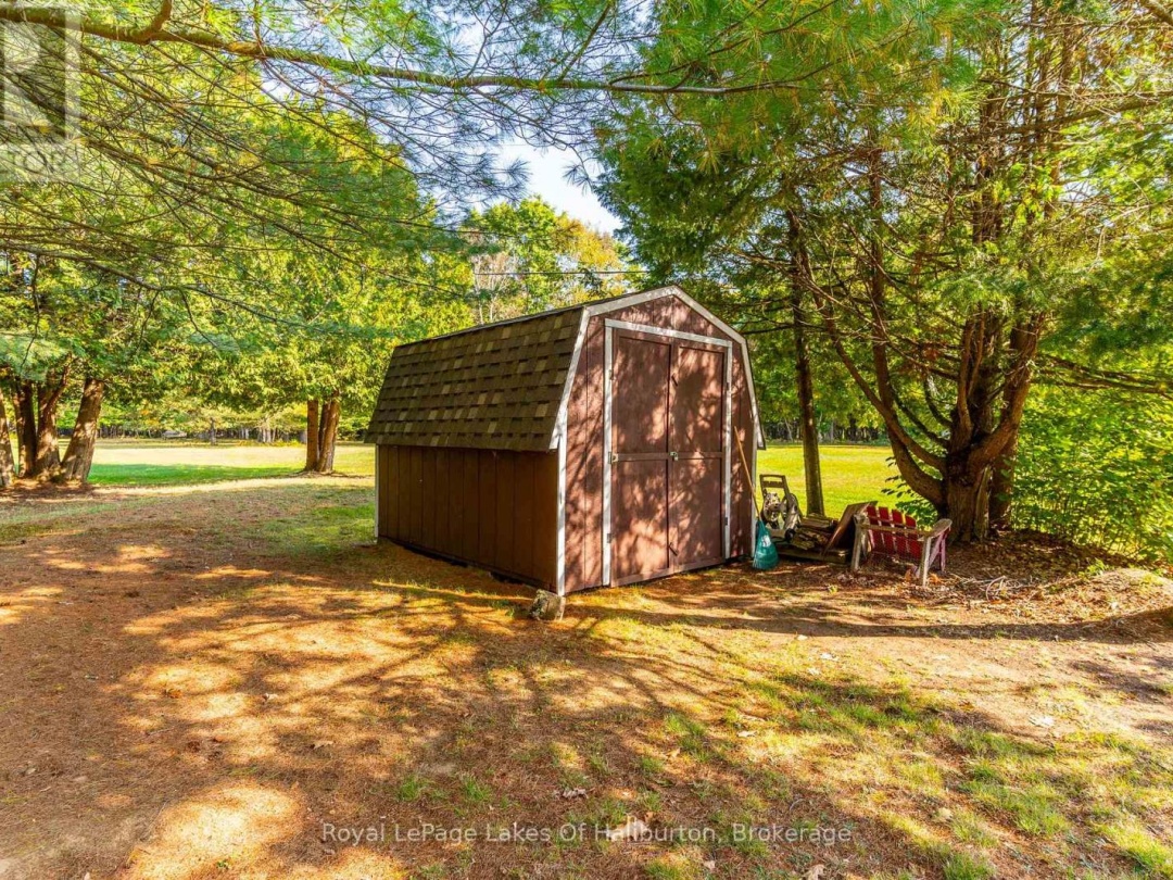 1070 Frank's Lane, Maple Lake