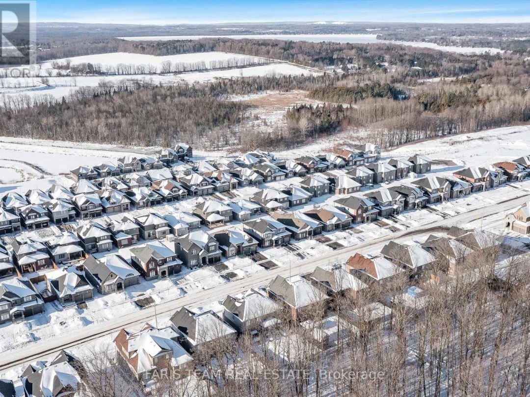 3096 Orion Boulevard, Orillia