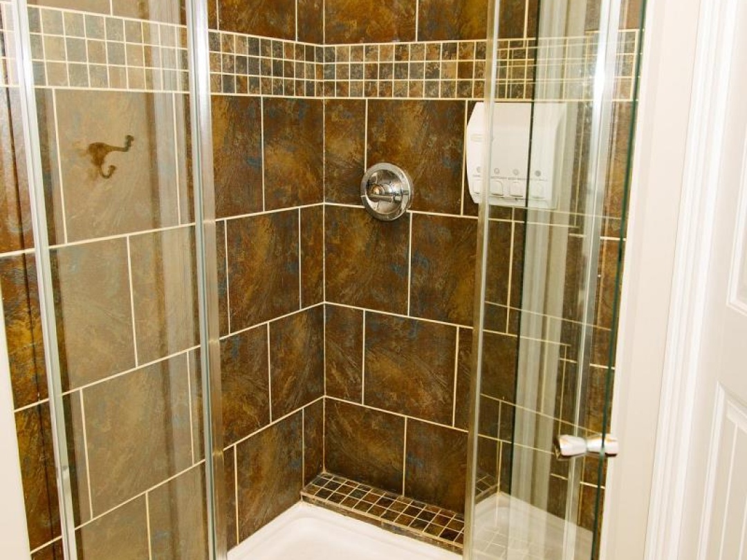 1040 SKI RIDGE TRAIL, 