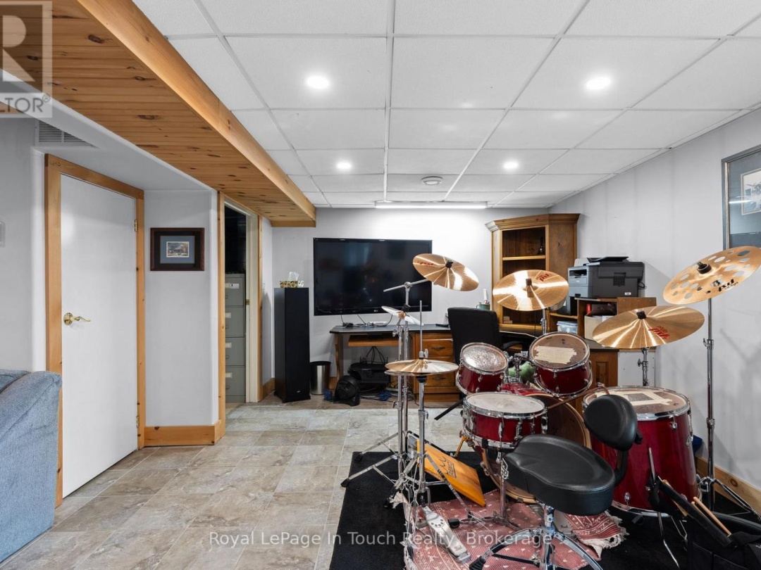 1472 Otter Point Road, Gloucester Pool