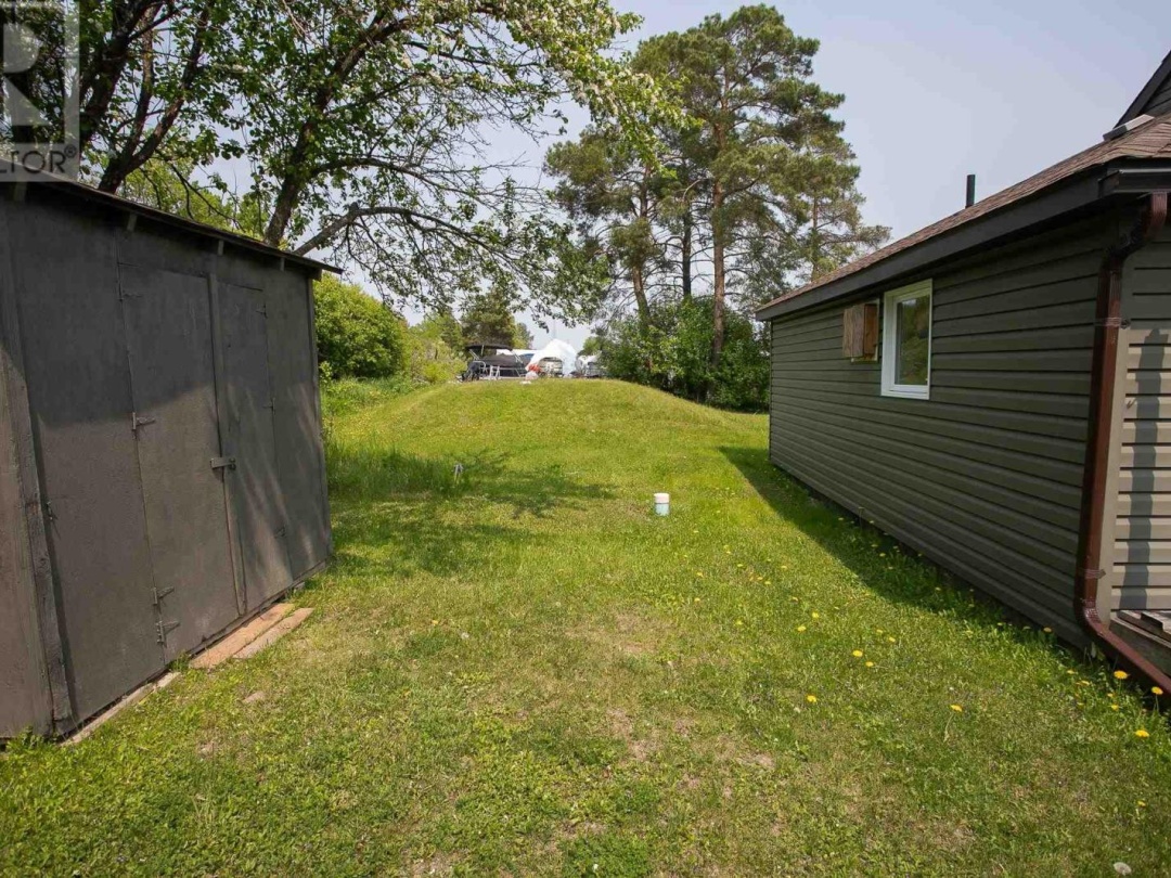 7940 Highway 17 E, Johnson Township