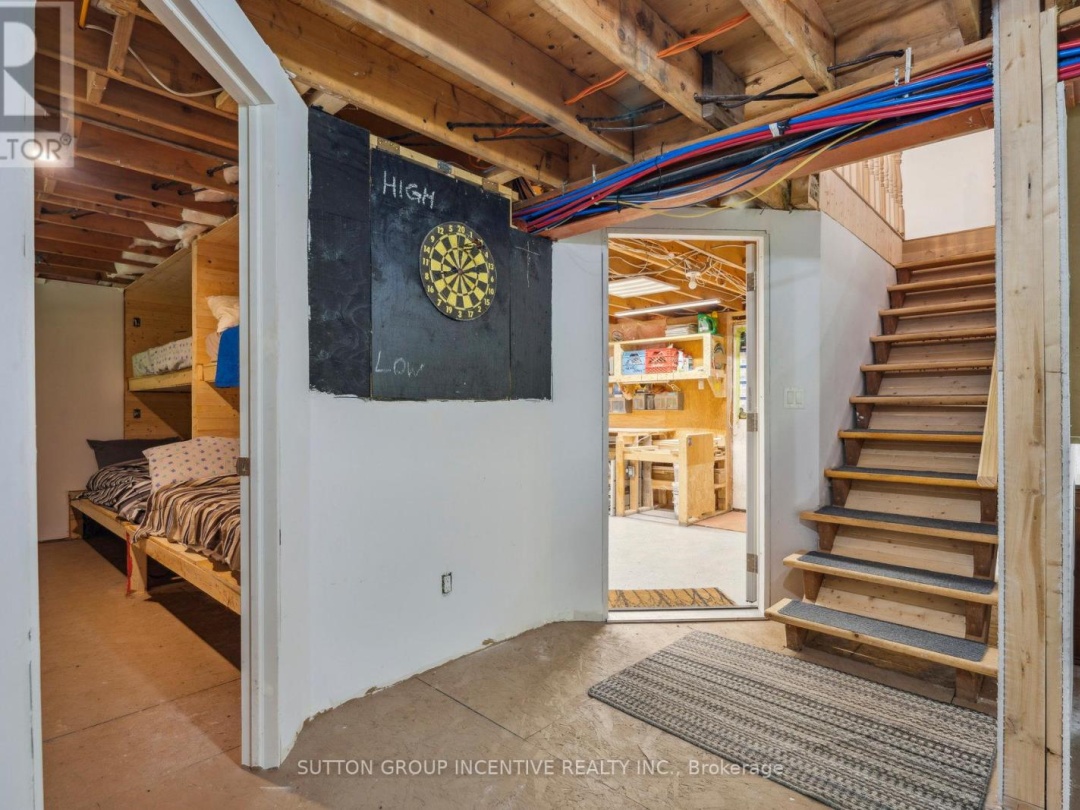 11 MACKENZIE PLACE, Balsam Lake