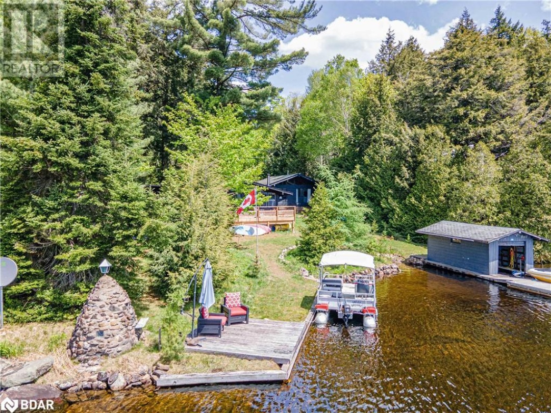 228 Macbeth Island Island, Wood Lake