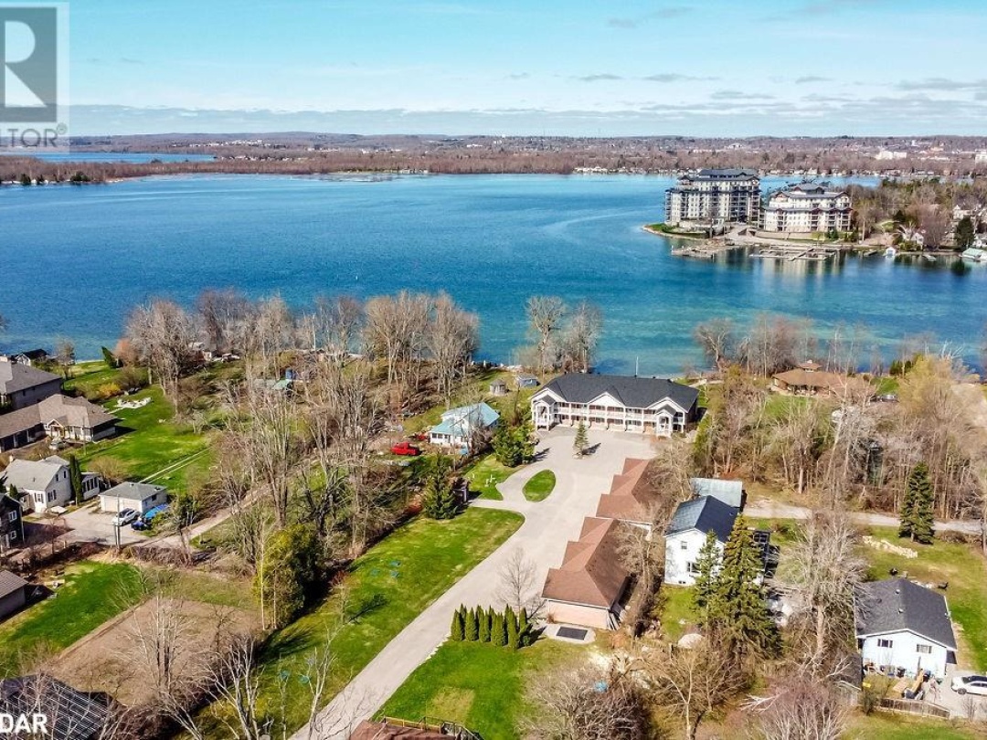 43 Creighton Street S Unit# 104, Lake Simcoe