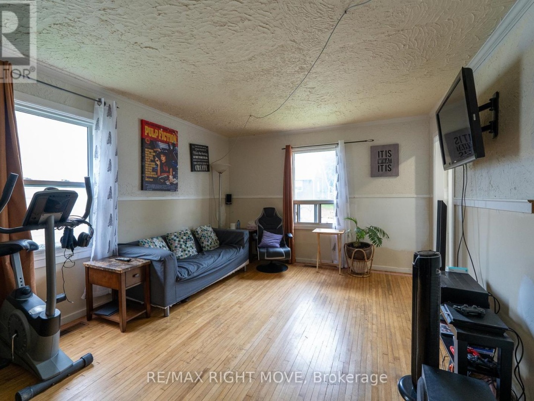 18 ALBANY AVENUE, 