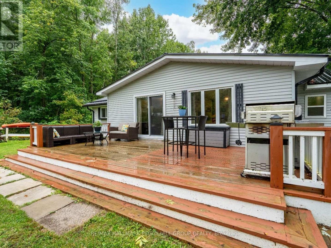 7229 Davy Drive, Black Lake