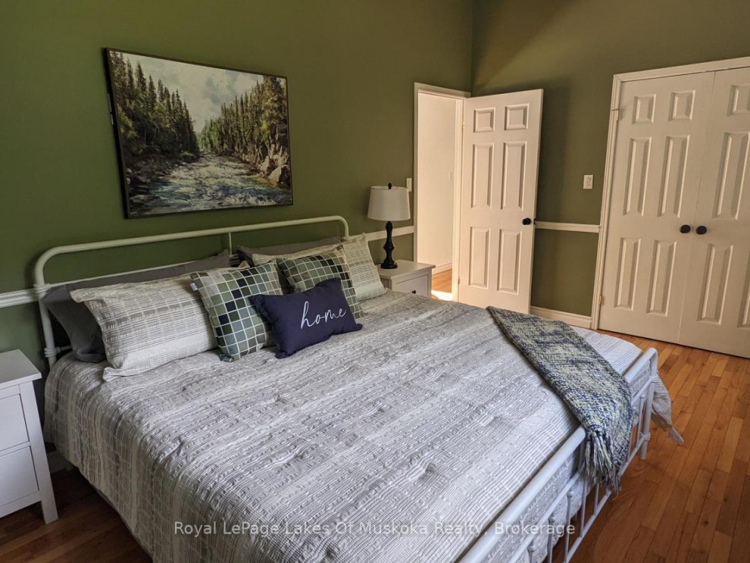 1815 Peninsula Point Road, Severn Lake