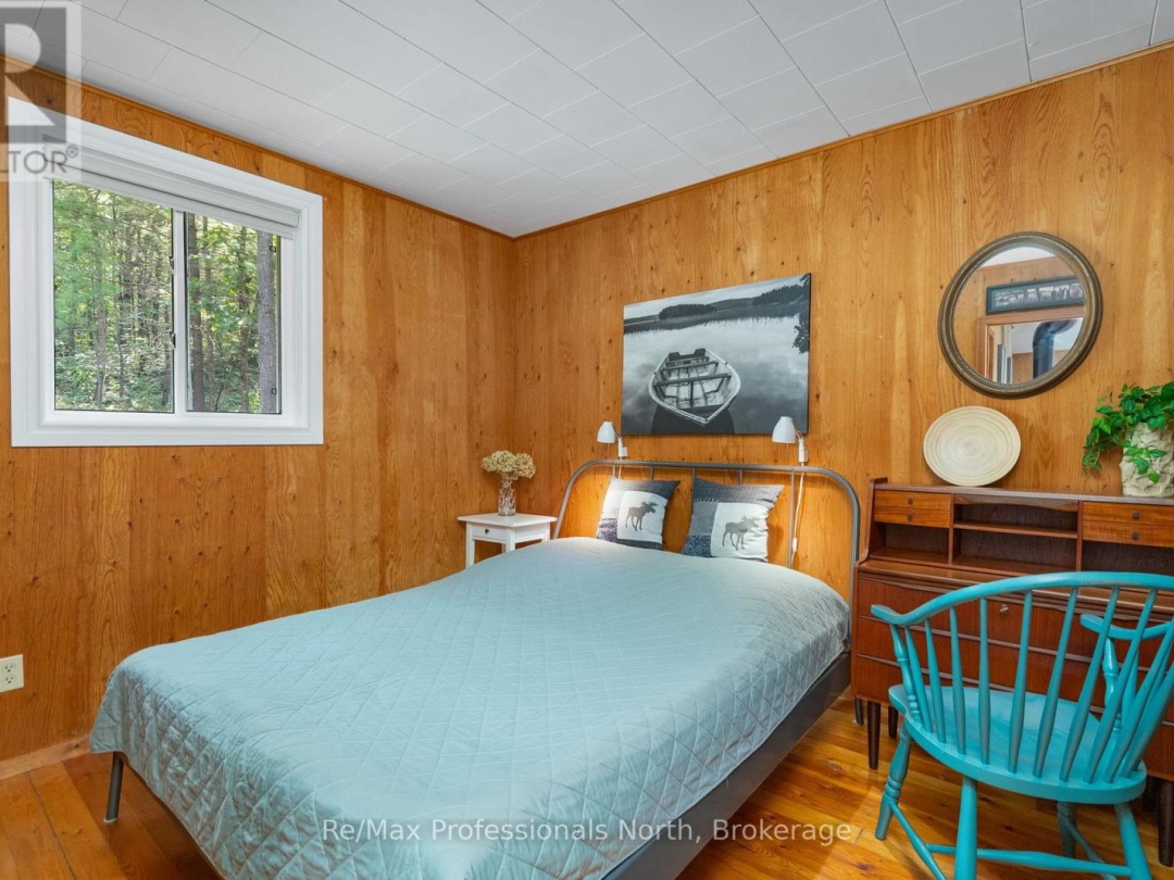 1020 Road 2000, Muldrew-south Lake