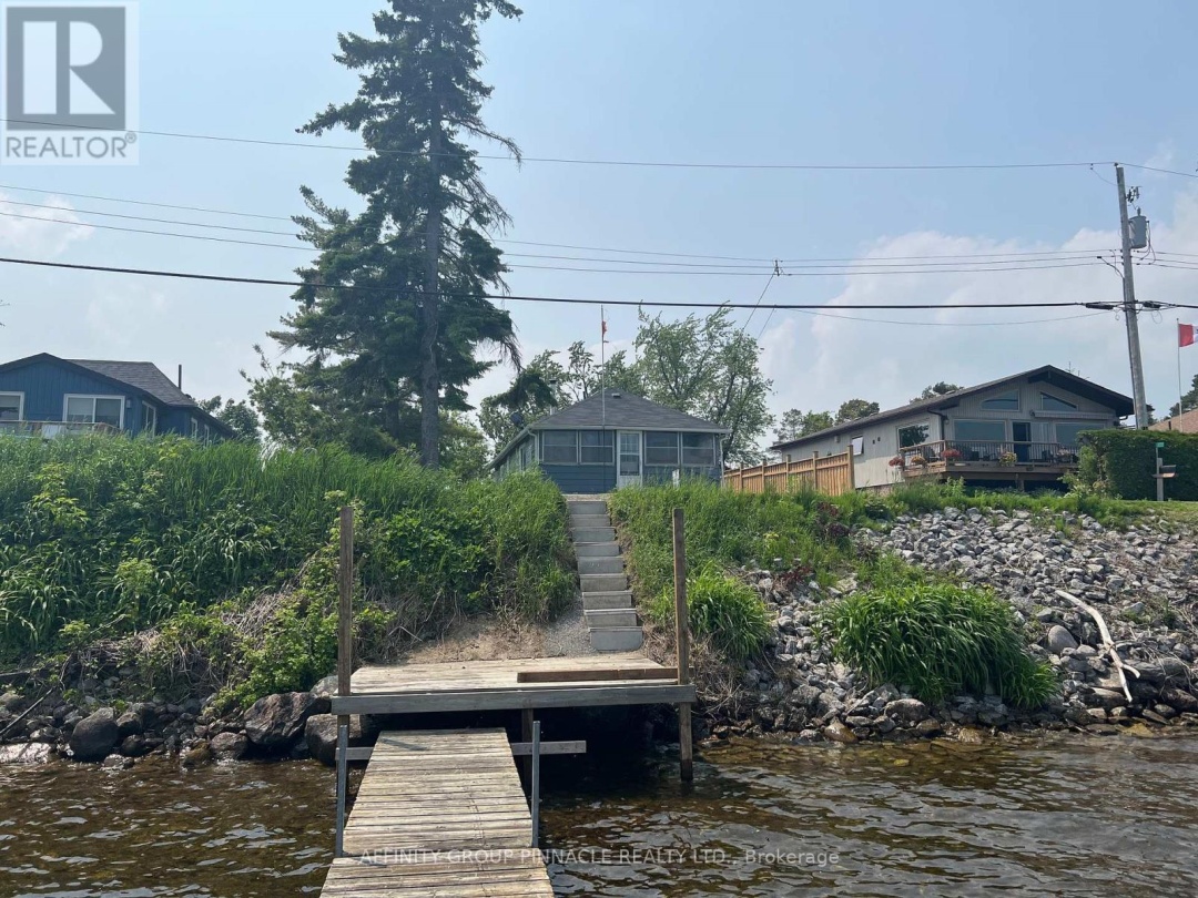 477 Long Beach Road, Sturgeon Lake