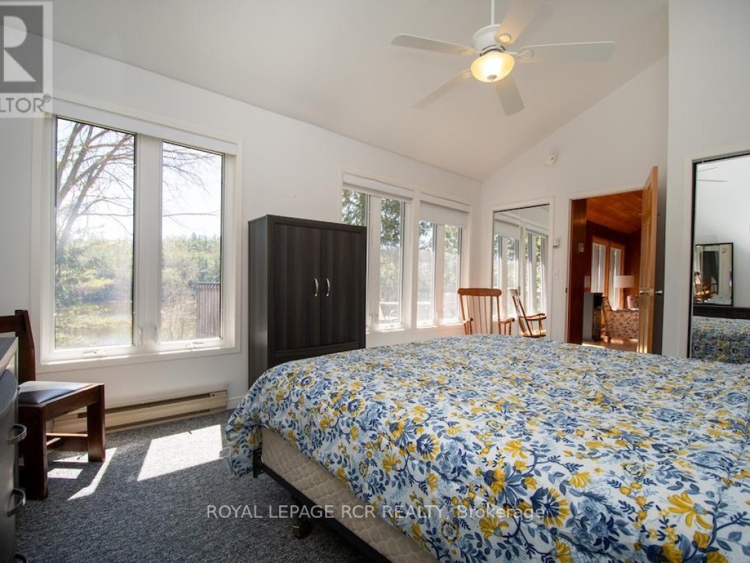 24 Juniper Crescent, Four Mile Lake