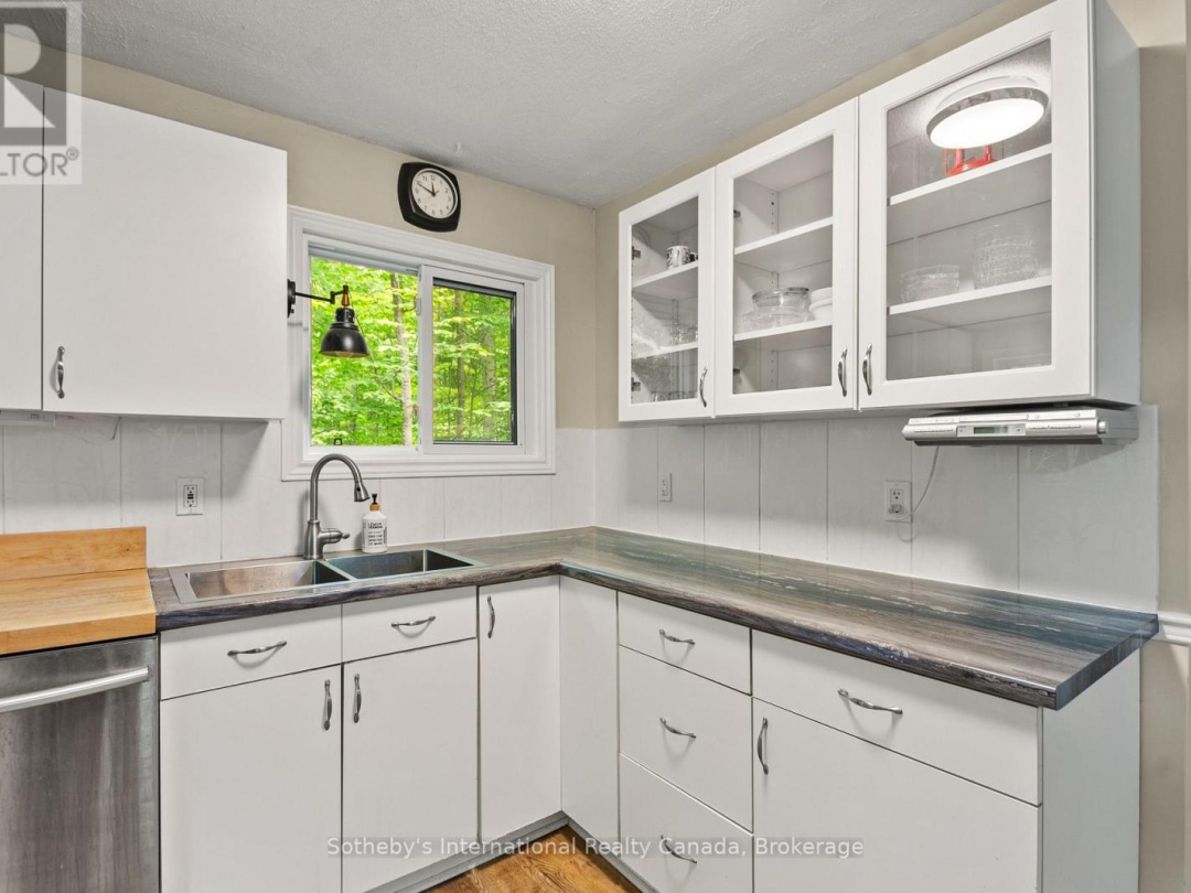 31 MEADOWS AVENUE, 