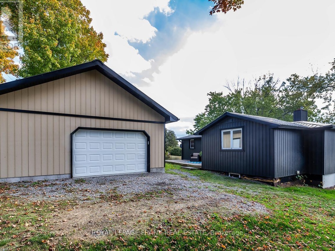 119 OAKDENE CRESCENT, 