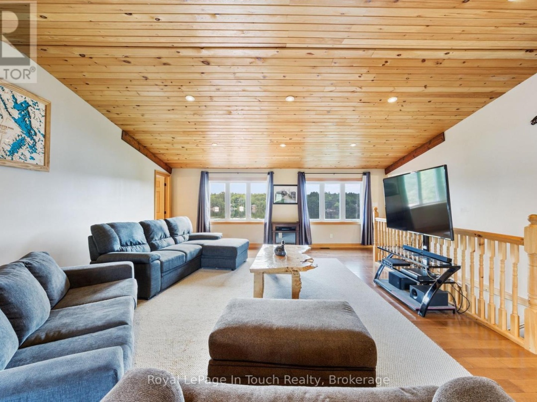 288 KINGS FARM ROAD, Gloucester Pool