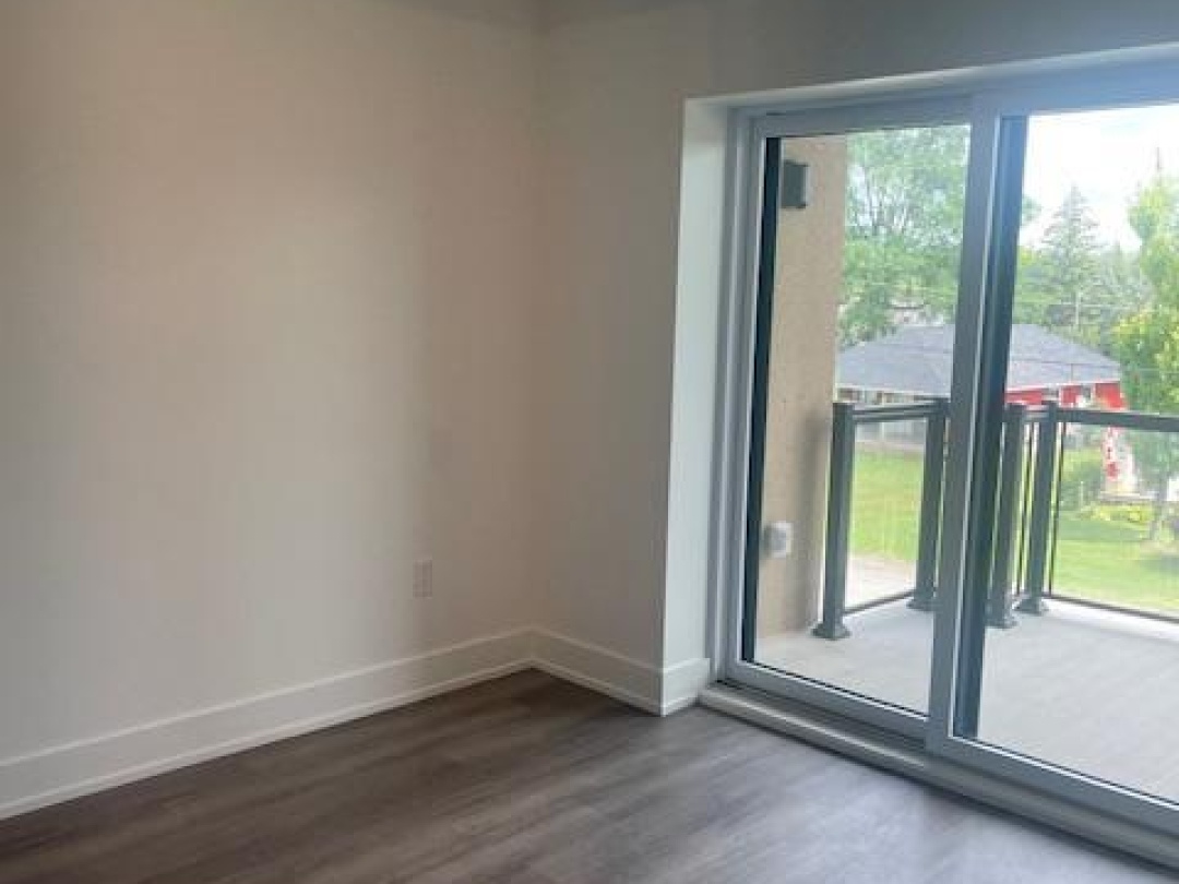 207 19B West Street N, Kawartha Lakes (Fenelon Falls)
