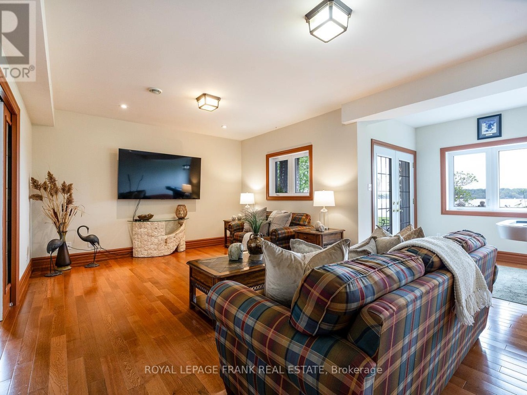 24 GILSON POINT PLACE, Lake Scugog