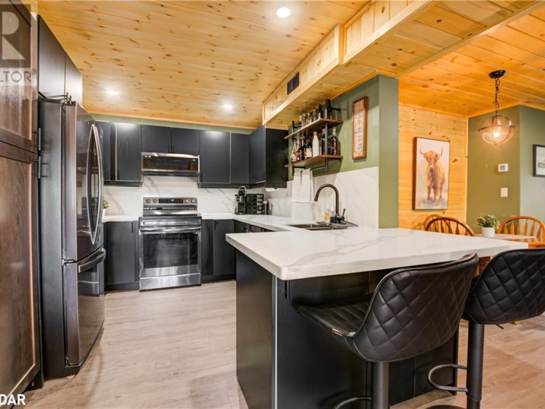 1105 LAKESHORE ROAD Road, Gooderham Lake