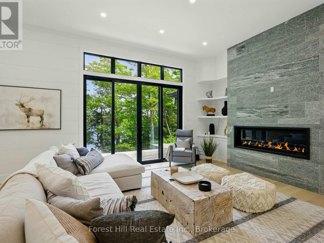 22 Long And Winding Road Road, Silver Lake