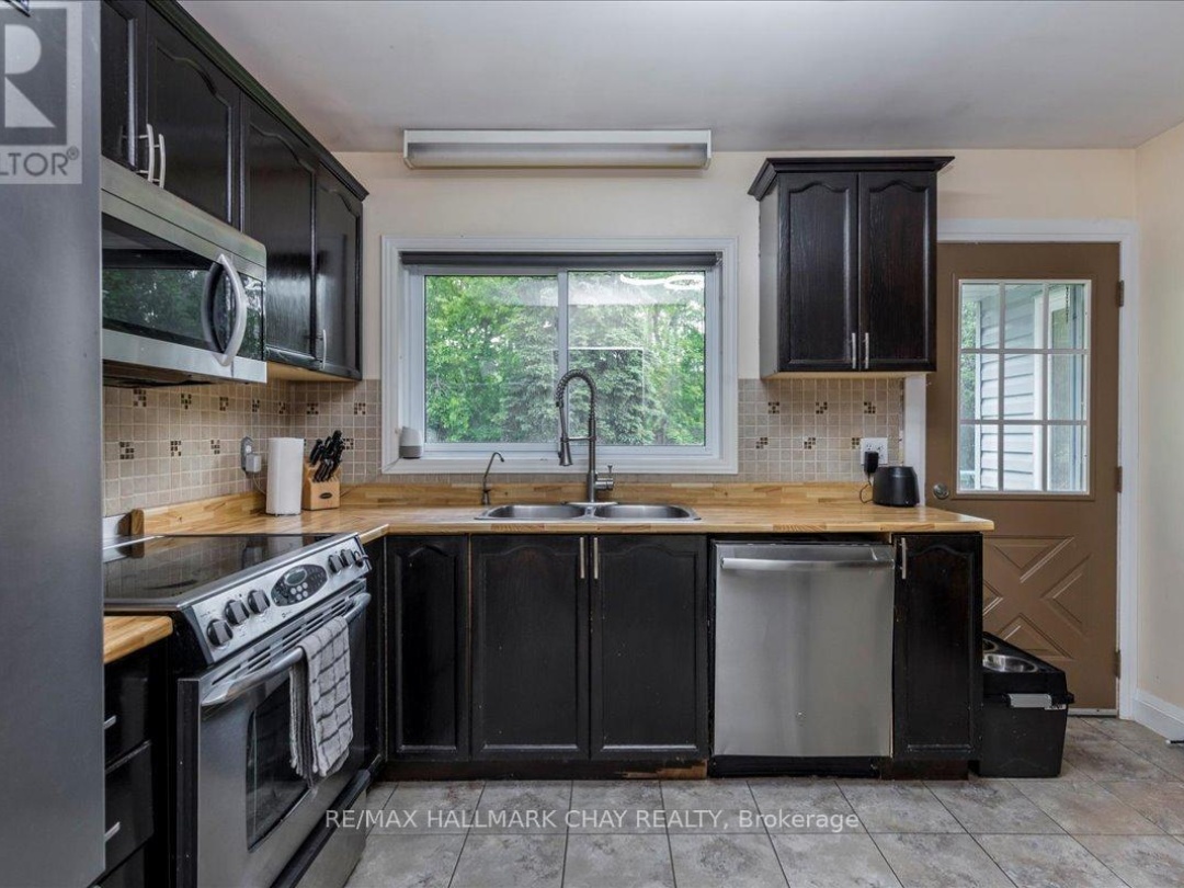 4049 Bayview Avenue, Ramara