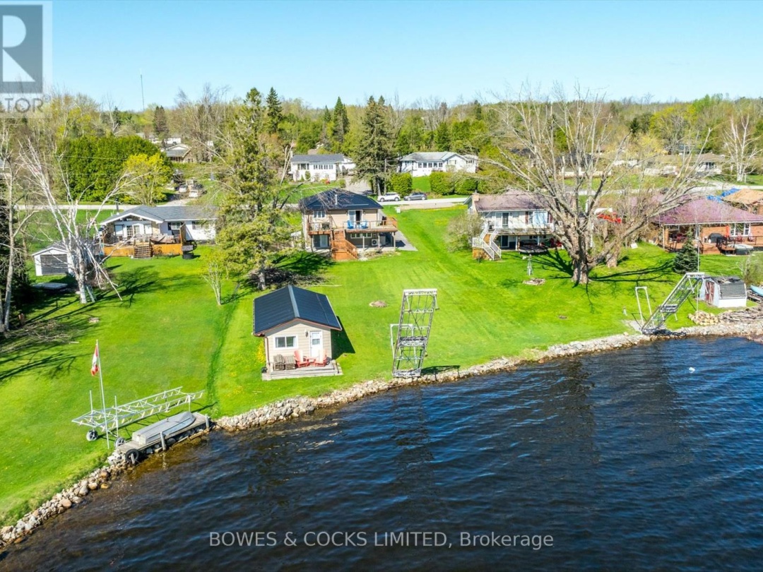240 Lakeshore Drive, Pigeon Lake