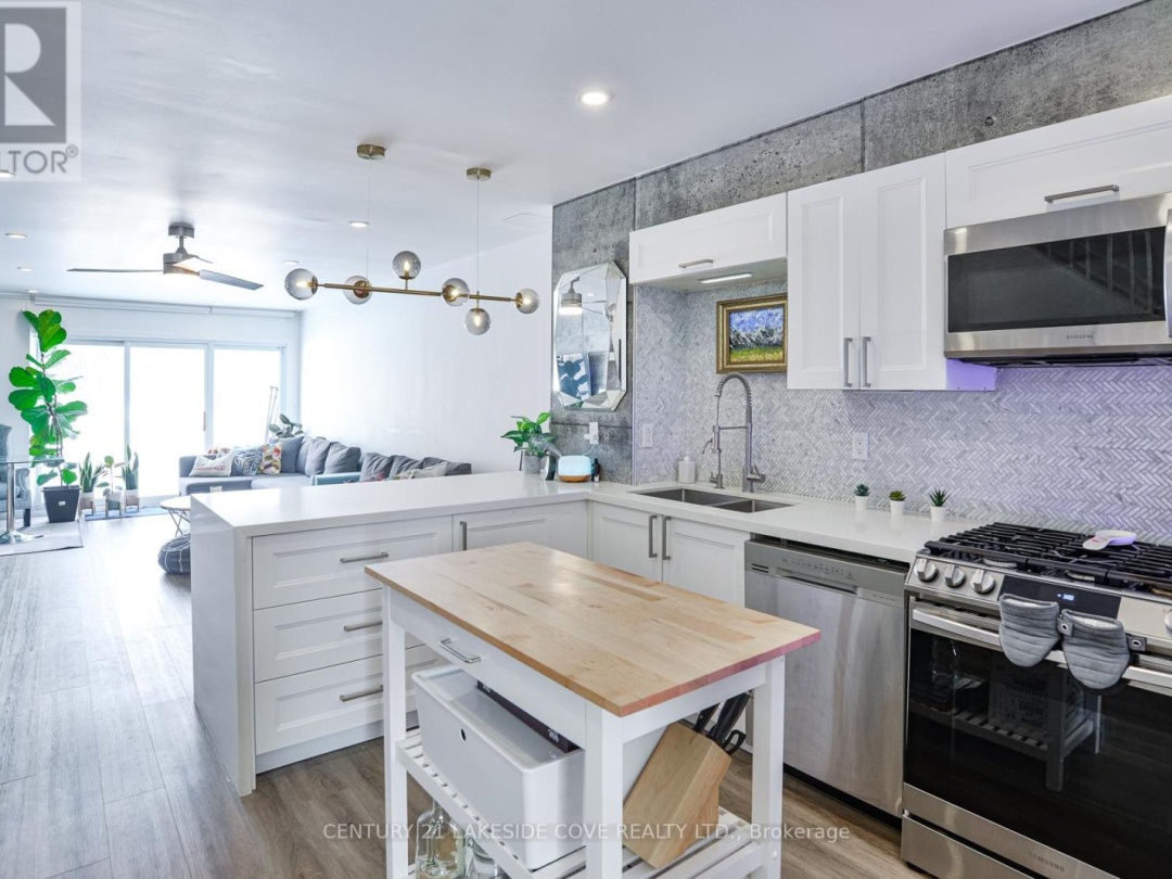 19 4 Paradise Boulevard, Lake Simcoe