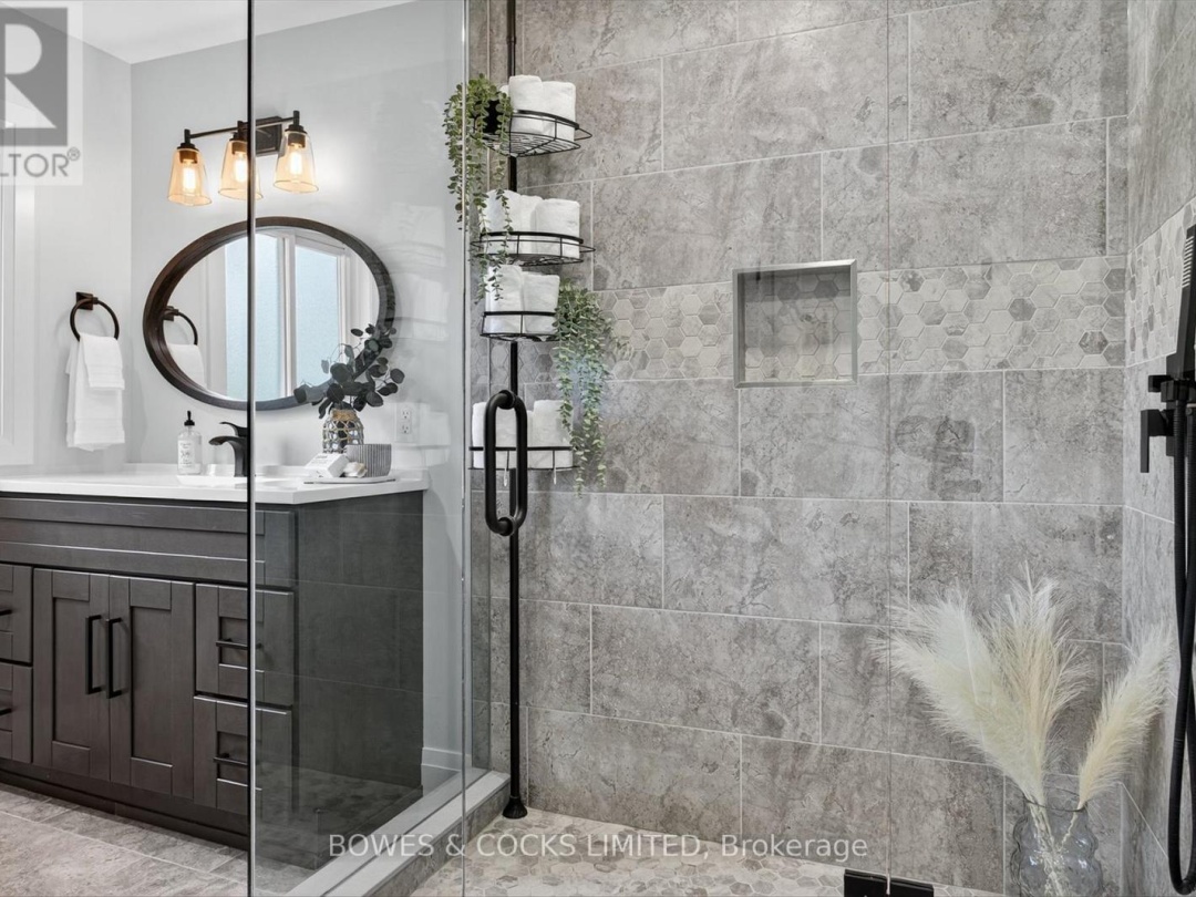 32 STURGEON GLEN ROAD, 
