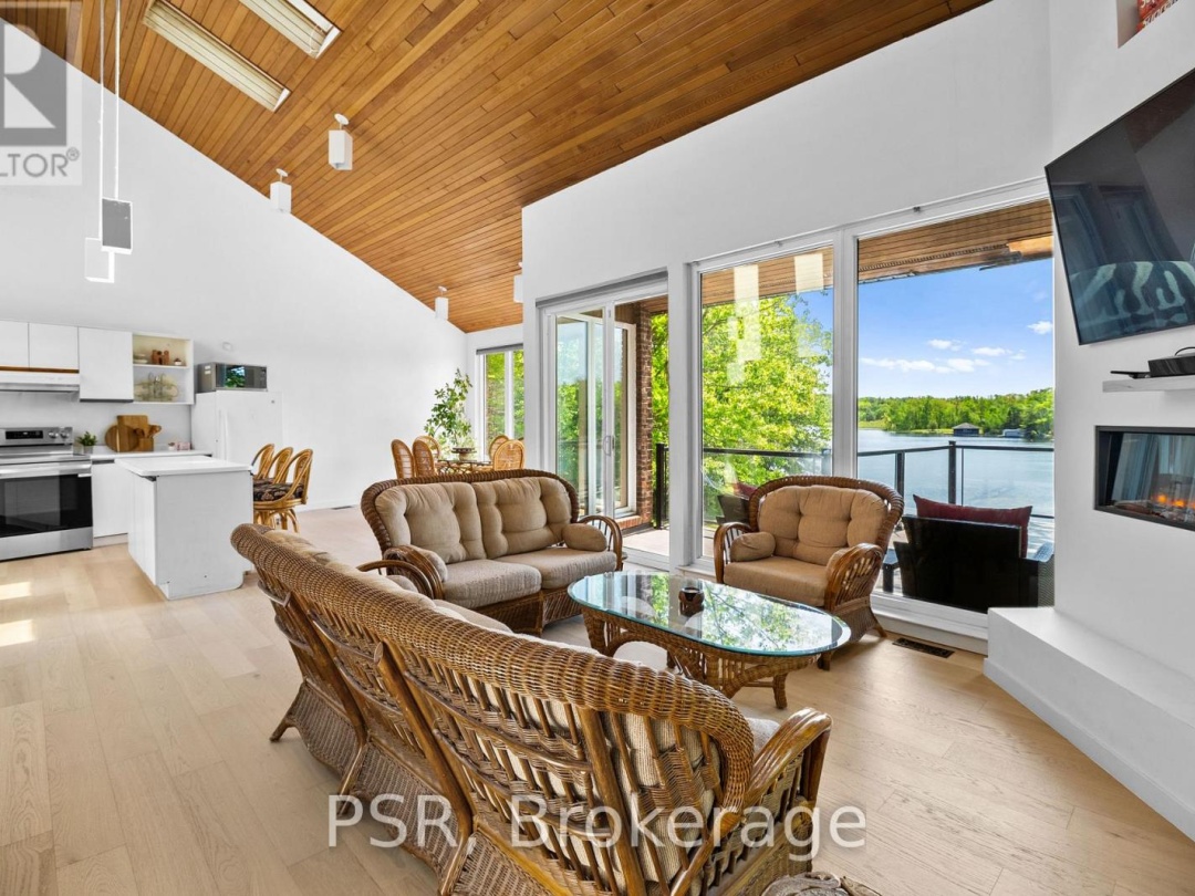1030 S Sunset Bay Road, Lake Muskoka
