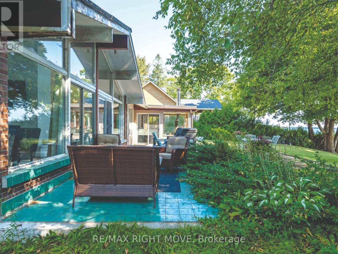 18 MAPLE DRIVE, 