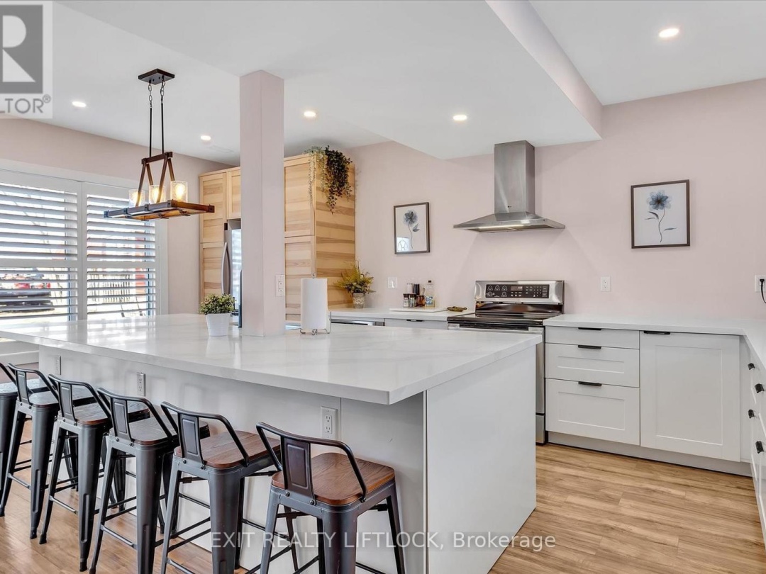 64 Front Street E, Pigeon Lake