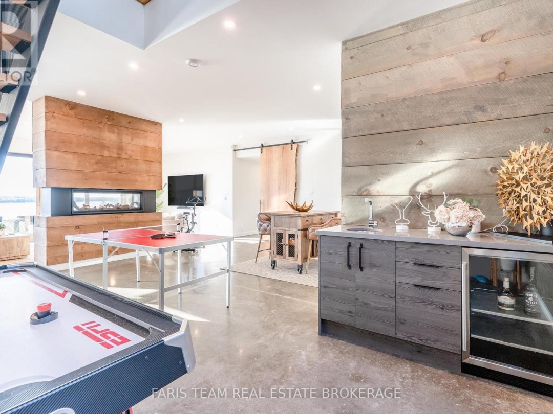 3886 EAST SHORE ROAD, 