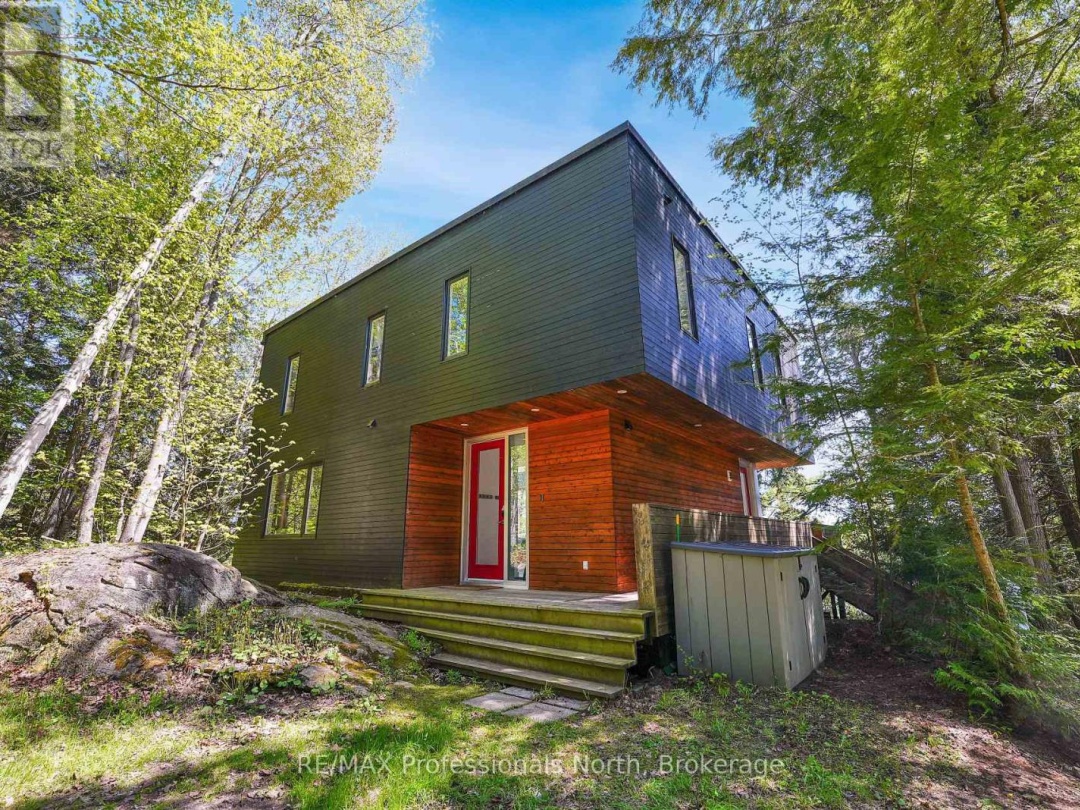 1004 Lipton Drive, Kennisis Lake