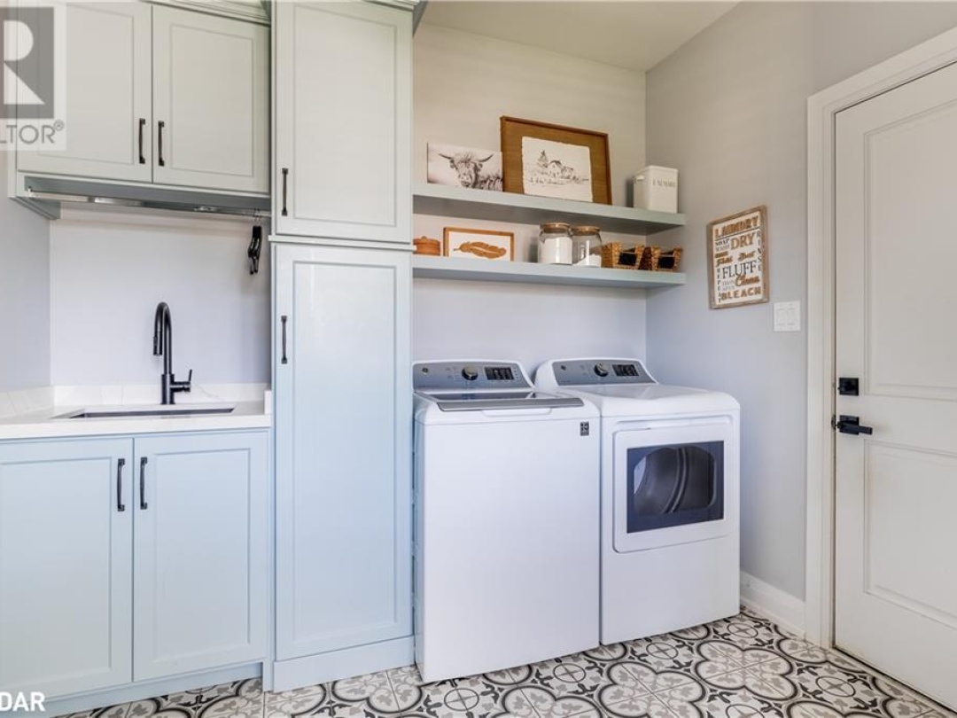 19 CHESLOCK Crescent, 