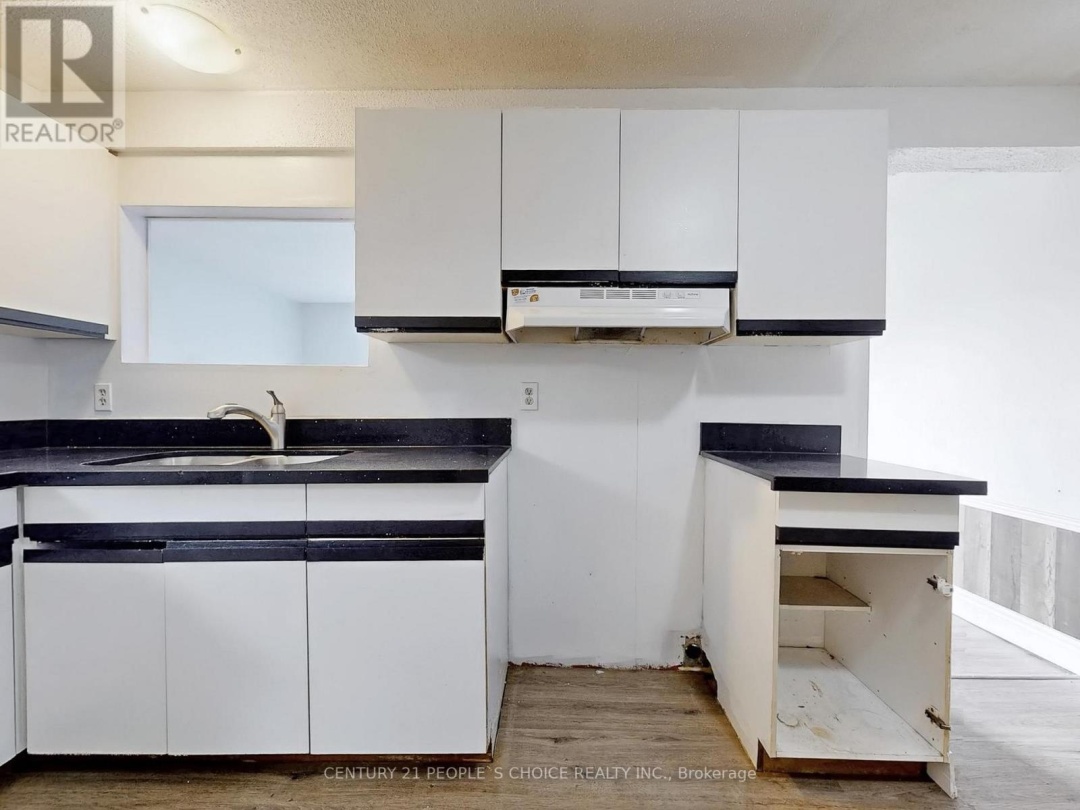 156 MAIN STREET W, 