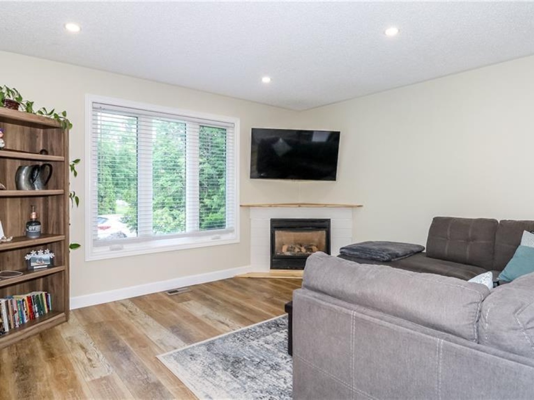 1 MARIPOSA Drive, 