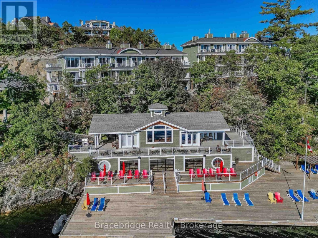 E206 D1 1869 Muskoka 118 Road W, 