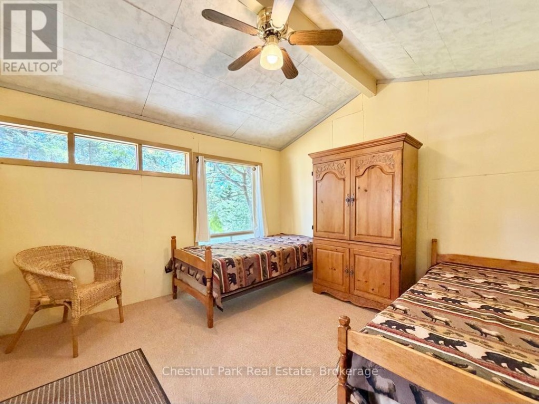 1062 ELMHURST LANE, Kennisis Lake