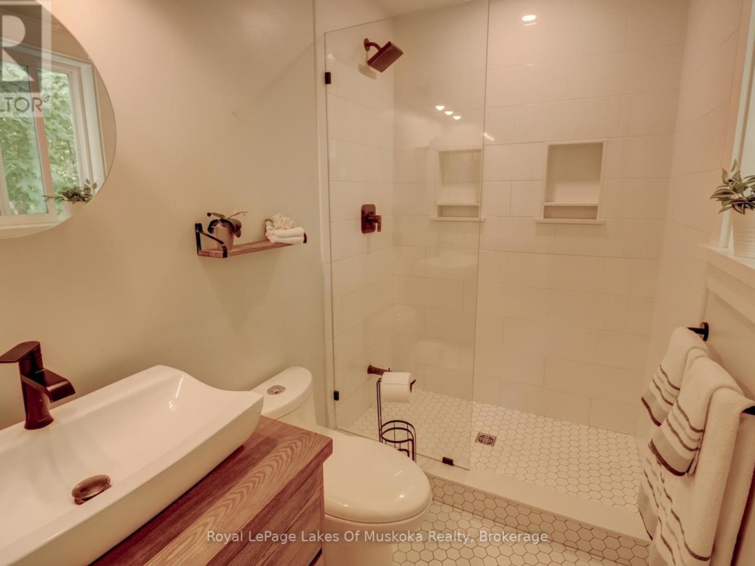 38 FLORENCE STREET W, 